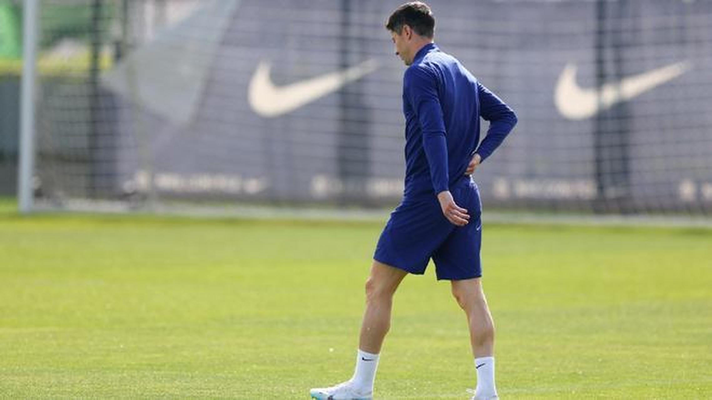 关于莱万多夫斯基遭遇十连败，皇家马德里教练面临压力！的信息