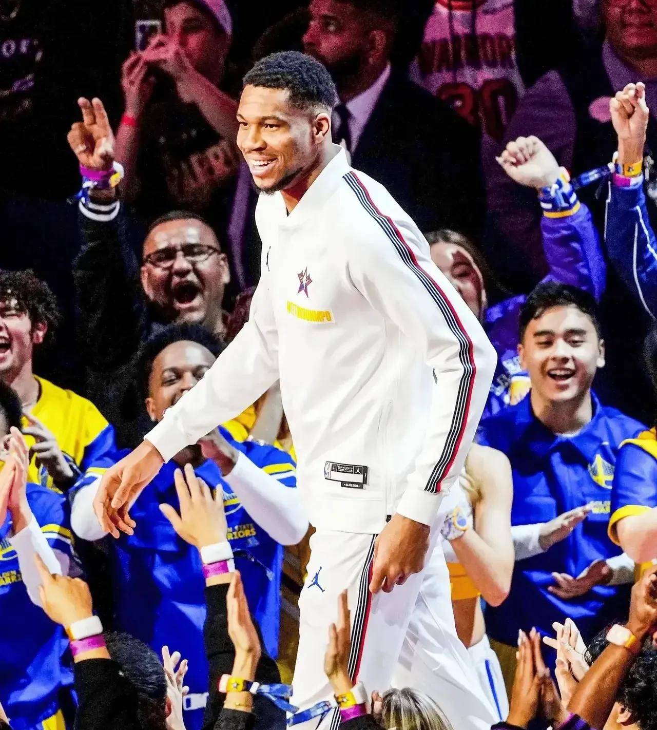 德约科维奇巅峰对决，字母哥与70激战曼联分钟，绝杀胜负难料！