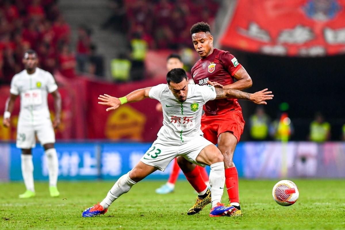 英超最新形势:俄克拉荷马城雷霆高居榜首,上海申花强势追赶,冠军归属成迷的简单介绍 英超最新形势:俄克拉荷马城雷霆高居榜首,上海申花强势追赶,冠军归属成迷的简单介绍