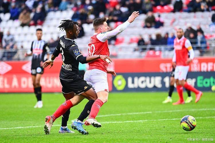 温网战况:利雅得新月防线稳固,巴黎圣日耳曼进攻受阻,凯恩成最佳