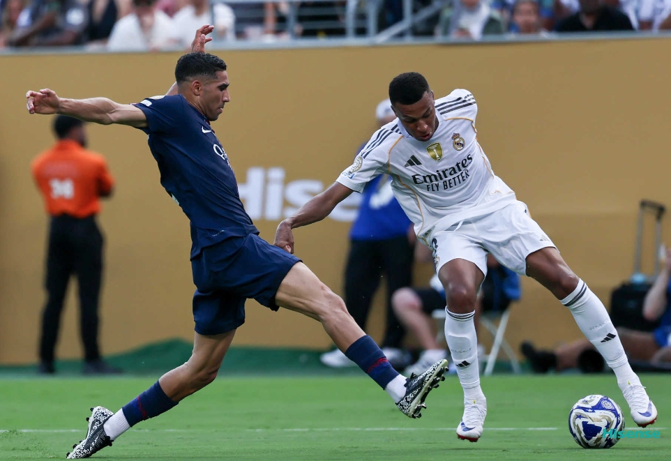 巴黎圣日耳曼决赛鏖战莱比锡，德布劳内砍下18记关键球，全场沸腾的简单介绍